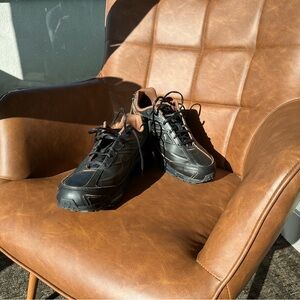 Nike Shox Ride 2 Premium
Black and Light British Tan